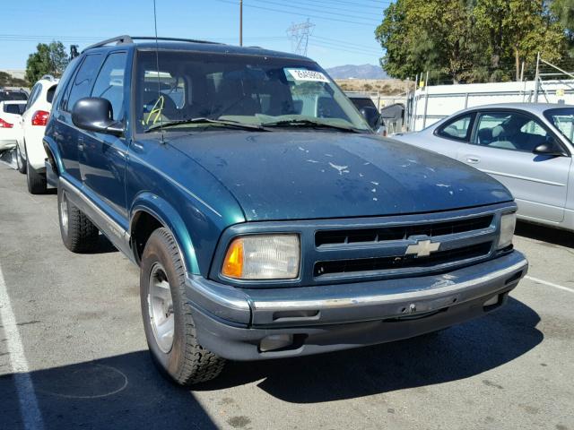 1GNCS13W9V2151063 - 1997 CHEVROLET BLAZER GREEN photo 1