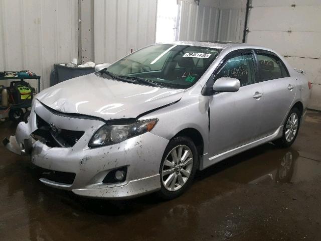 2T1BU4EE1AC372270 - 2010 TOYOTA COROLLA BA SILVER photo 2