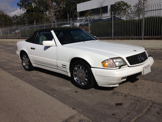 WDBFA67F1TF129059 - 1996 MERCEDES-BENZ SL 500 WHITE photo 3