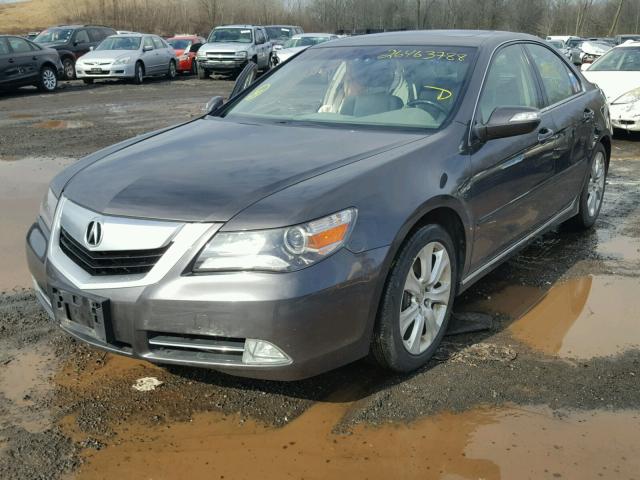 JH4KB2F61AC002803 - 2010 ACURA RL Grafit foto 2