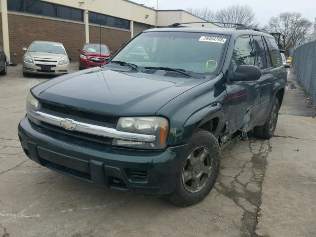 1GNDT13S342196206 - 2004 CHEVROLET TRAILBLAZE GREEN photo 2