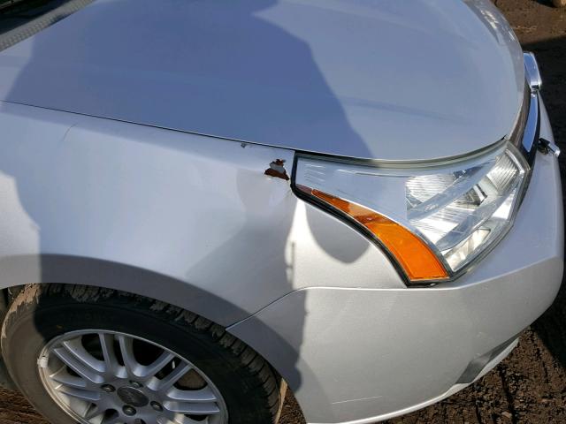 1FAHP35N88W227388 - 2008 FORD FOCUS SE SILVER photo 9