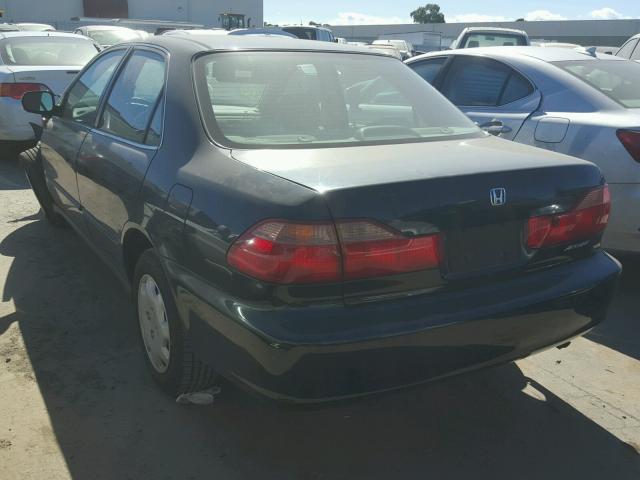 1HGCG6653YA159231 - 2000 HONDA ACCORD LX GREEN photo 3