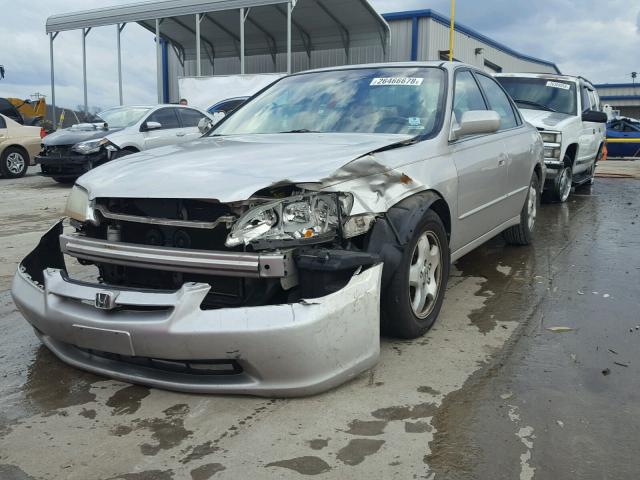 1HGCG1656WA015382 - 1998 HONDA ACCORD EX SILVER photo 2