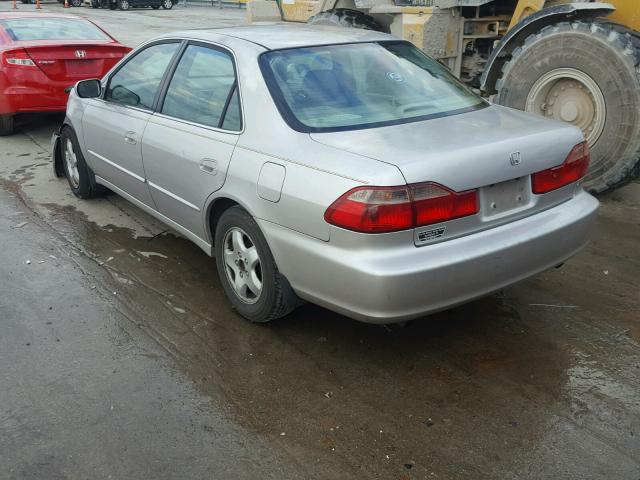 1HGCG1656WA015382 - 1998 HONDA ACCORD EX SILVER photo 3