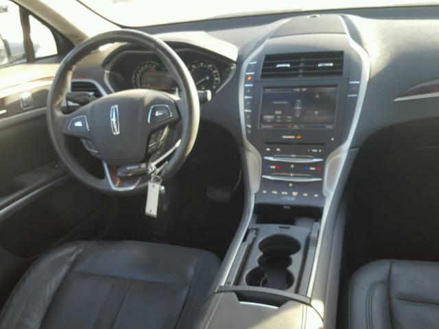 3LN6L2G95DR817838 - 2013 LINCOLN MKZ SILVER photo 9