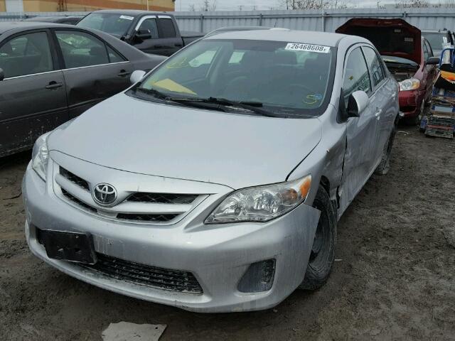 2T1BU4EE8CC835914 - 2012 TOYOTA COROLLA BA SILVER photo 2