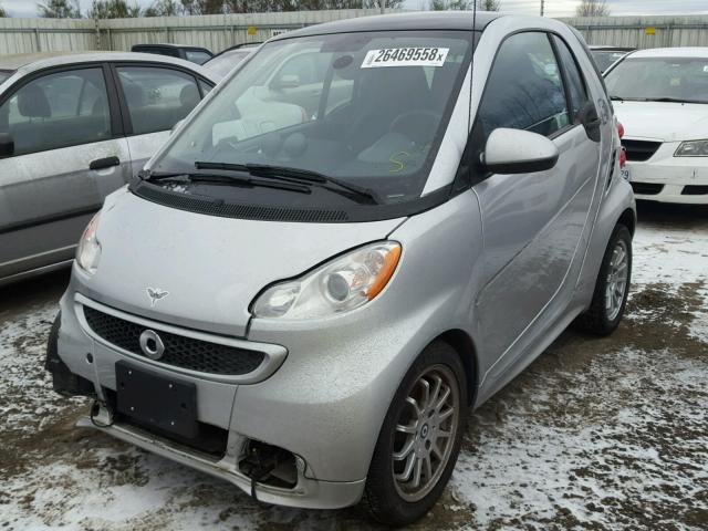 WMEEJ9AA1DK725181 - 2013 SMART FORTWO ELE 银色 照片 2