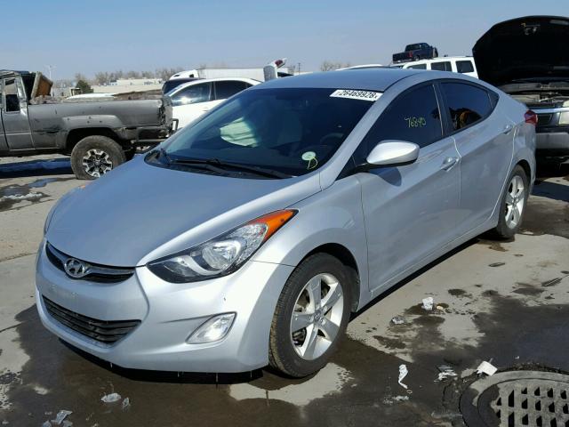 5NPDH4AE4DH151704 - 2013 HYUNDAI ELANTRA GL SILVER photo 2