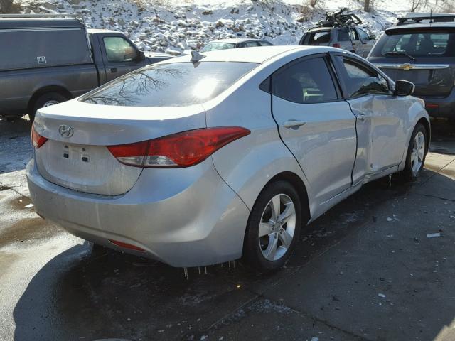 5NPDH4AE4DH151704 - 2013 HYUNDAI ELANTRA GL SILVER photo 4