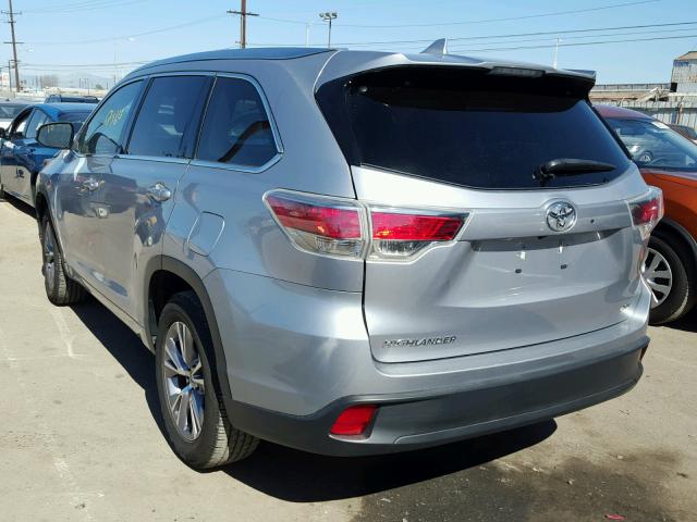 5TDKKRFHXES008065 - 2014 TOYOTA HIGHLANDER SILVER photo 3