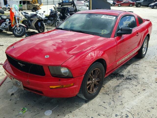 1ZVFT80N975211199 - 2007 FORD MUSTANG RED photo 2