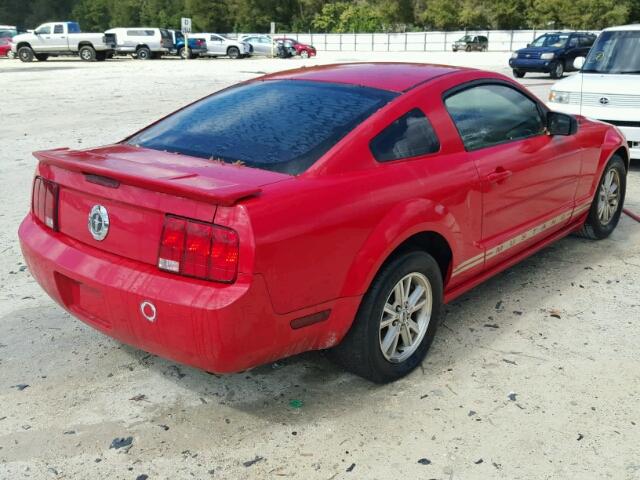 1ZVFT80N975211199 - 2007 FORD MUSTANG RED photo 4