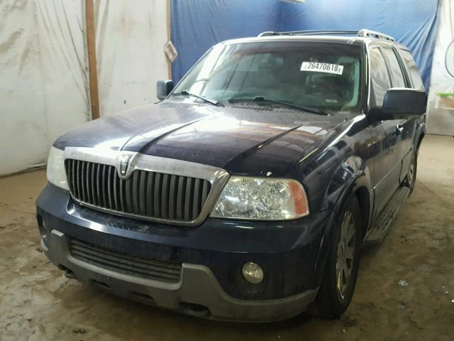 5LMFU28R04LJ17801 - 2004 LINCOLN NAVIGATOR BLUE photo 2