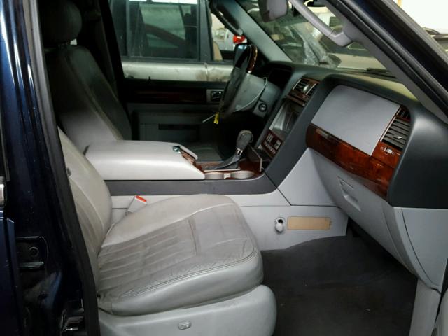 5LMFU28R04LJ17801 - 2004 LINCOLN NAVIGATOR BLUE photo 5