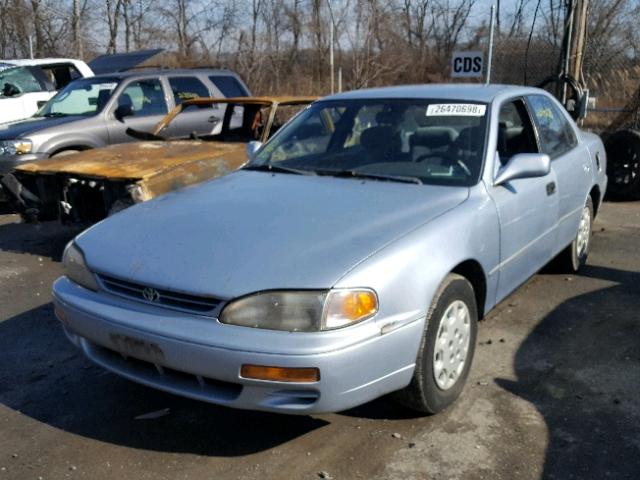 4T1BG12K6TU677488 - 1996 TOYOTA CAMRY DX BLUE photo 2