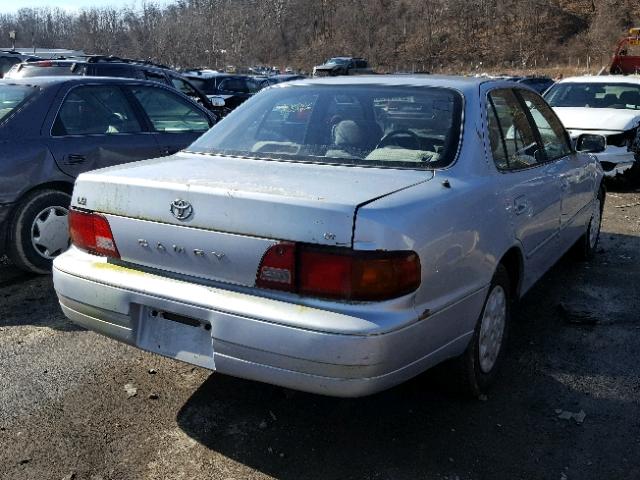 4T1BG12K6TU677488 - 1996 TOYOTA CAMRY DX BLUE photo 4