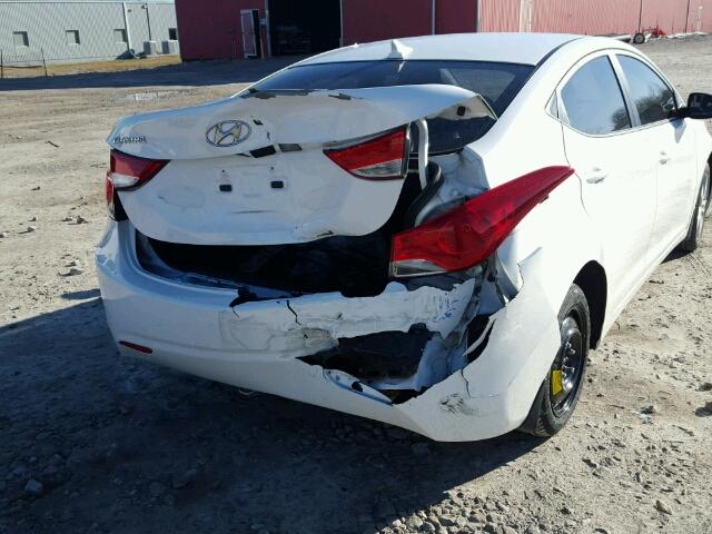 5NPDH4AE6CH142596 - 2012 HYUNDAI ELANTRA GL WHITE photo 9