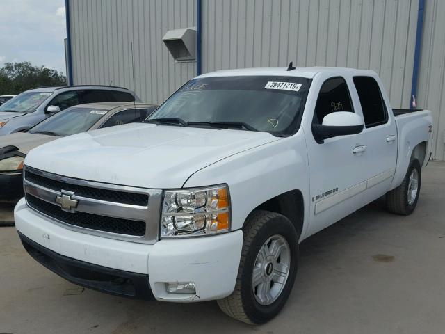 2GCEK13M171684446 - 2007 CHEVROLET SILVERADO WHITE photo 2