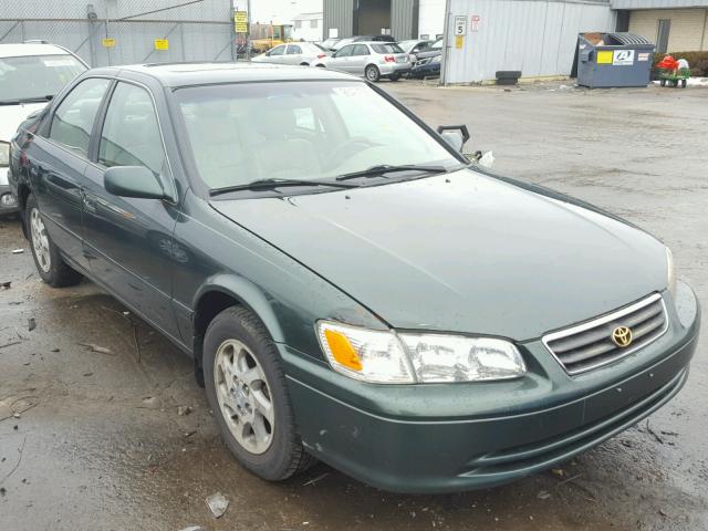 4T1BG22K0YU960224 - 2000 TOYOTA CAMRY CE GREEN photo 1