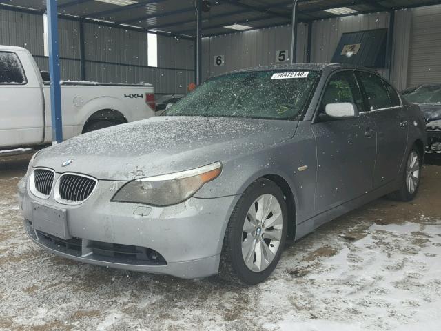 WBANB33544B108525 - 2004 BMW 545 I SILVER photo 2