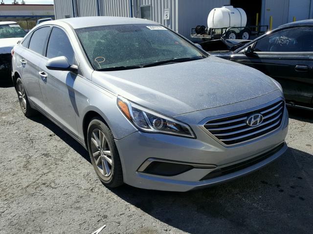 5NPE24AF9GH322952 - 2016 HYUNDAI SONATA SE SILVER photo 1