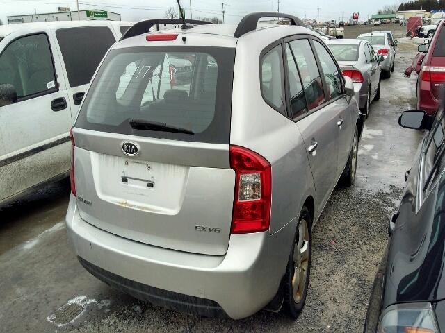 KNAFG526597229960 - 2009 KIA RONDO LX SILVER photo 4