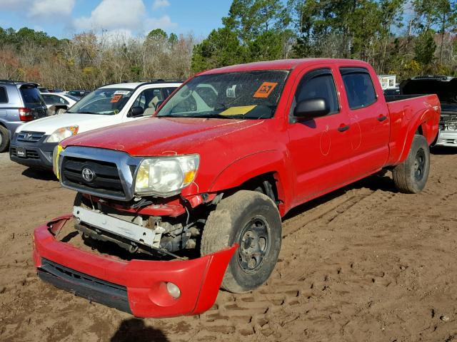 5TEMU52NX5Z045756 - 2005 TOYOTA TACOMA DOU RED photo 2