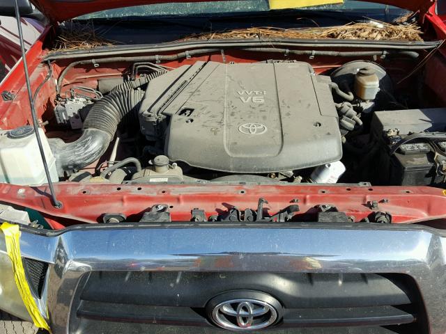 5TEMU52NX5Z045756 - 2005 TOYOTA TACOMA DOU RED photo 7