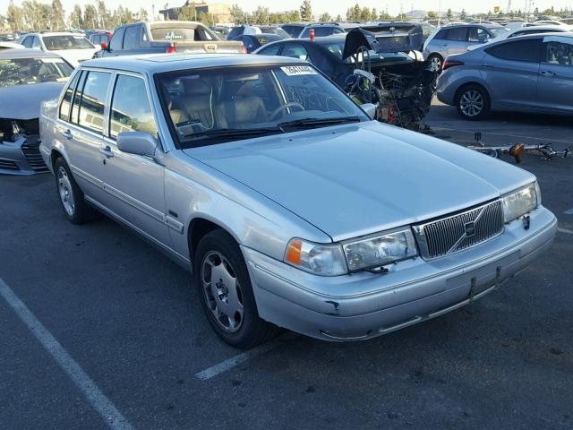 YV1KS960XW1132677 - 1998 VOLVO S90 SILVER photo 1