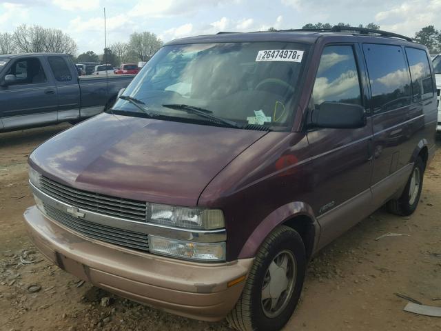 1GNDM19WXWB150527 - 1998 CHEVROLET ASTRO MAROON photo 2