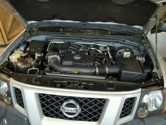 5N1AN0NW6DN819196 - 2013 NISSAN XTERRA X SILVER photo 7