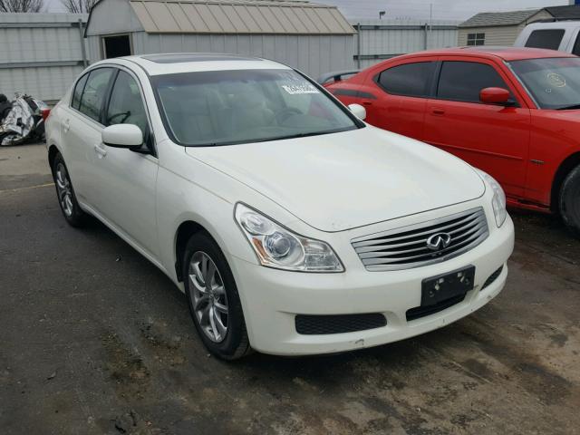 JNKBV61F88M260620 - 2008 INFINITI G35 WHITE photo 1