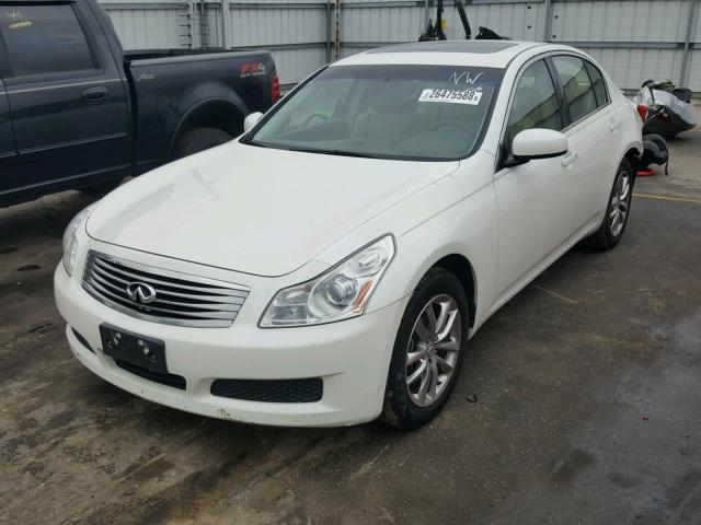 JNKBV61F88M260620 - 2008 INFINITI G35 WHITE photo 2