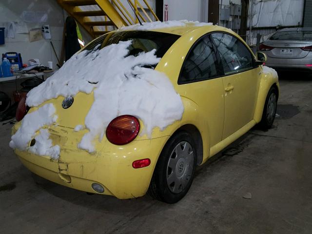 3VWCC21C3YM427123 - 2000 VOLKSWAGEN NEW BEETLE 黄色 照片 4