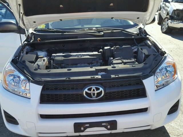 2T3ZF4DV6AW023895 - 2010 TOYOTA RAV4 WHITE photo 7