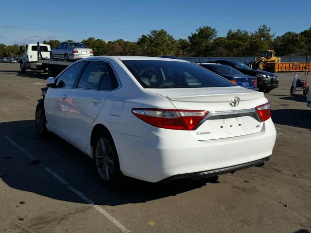 4T1BF1FK4HU634076 - 2017 TOYOTA CAMRY LE WHITE photo 3