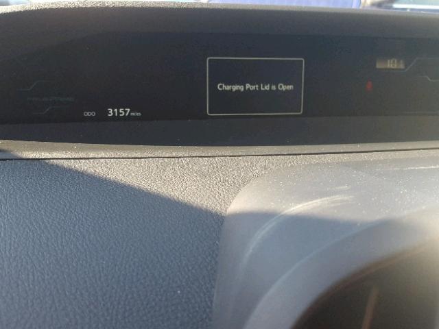 JTDKARFP0H3038160 - 2017 TOYOTA PRIUS PRIM ნაცრისფერი ფოტო 8