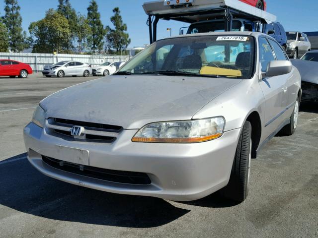 1HGCG6651XA003624 - 1999 HONDA ACCORD LX SILVER photo 2