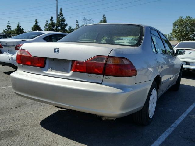 1HGCG6651XA003624 - 1999 HONDA ACCORD LX SILVER photo 4