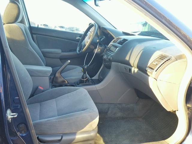 1HGCM55334A134472 - 2004 HONDA ACCORD LX BLUE photo 5