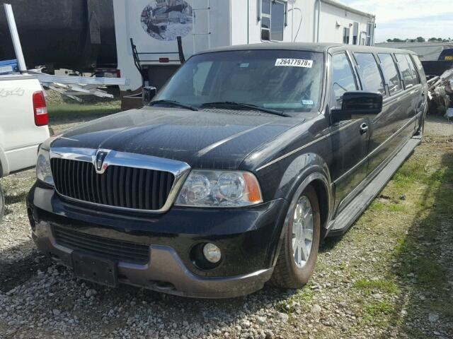 5L1FU27R44LJ40822 - 2004 LINCOLN NAVIGATOR შავი ფოტო 2