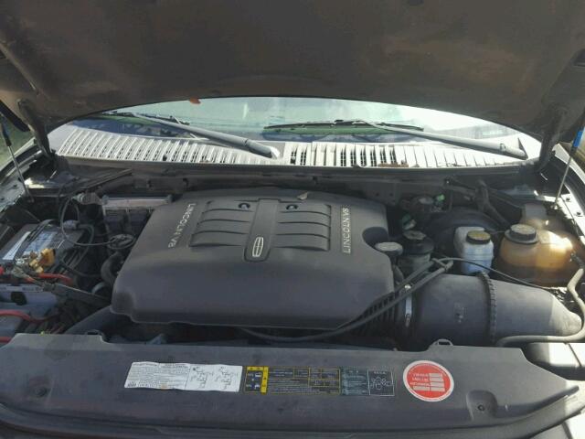 5L1FU27R44LJ40822 - 2004 LINCOLN NAVIGATOR შავი ფოტო 7