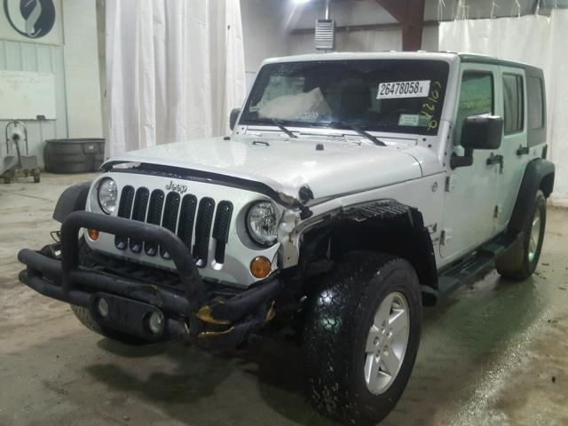 1J4GA39138L527169 - 2008 JEEP WRANGLER U SILVER photo 2