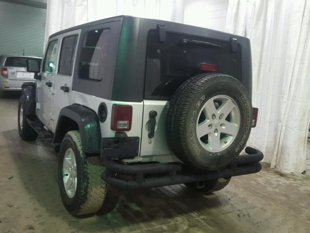 1J4GA39138L527169 - 2008 JEEP WRANGLER U SILVER photo 3