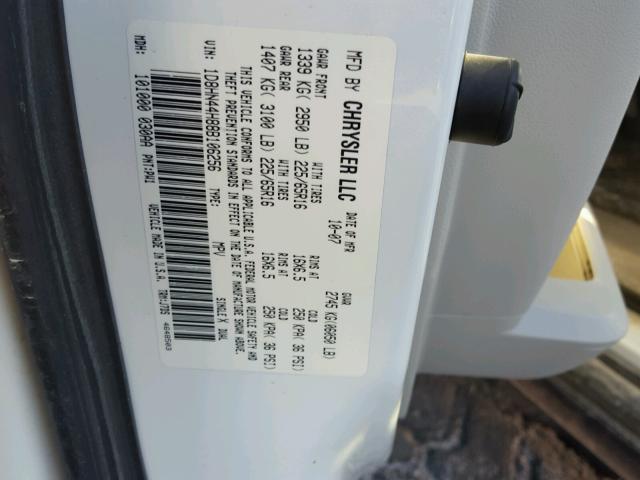 1D8HN44H88B106256 - 2008 DODGE GRAND CARA WHITE photo 10