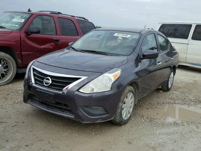 3N1CN7AP4FL906301 - 2015 NISSAN VERSA S GRAY photo 2