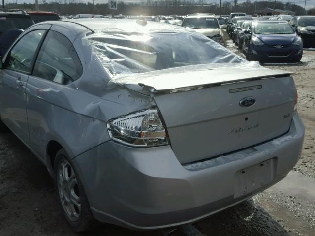 1FAHP33N28W135759 - 2008 FORD FOCUS SE SILVER photo 9