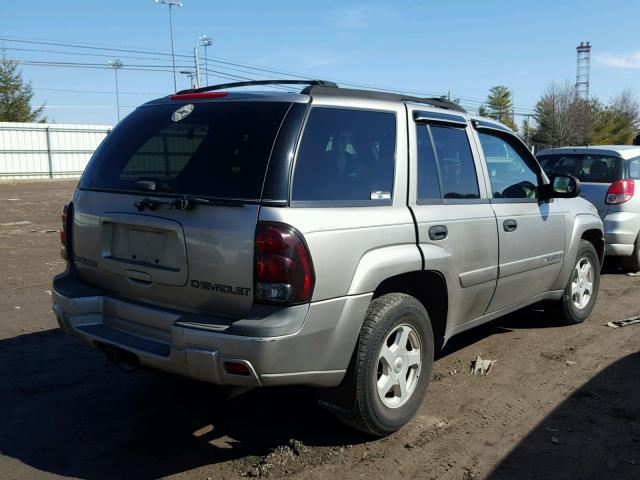 1GNDT13S222445723 - 2002 CHEVROLET TRAILBLAZE SILVER photo 4