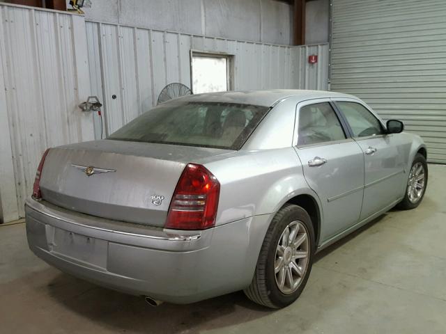 2C3KA63H06H189753 - 2006 CHRYSLER 300C SILVER photo 4